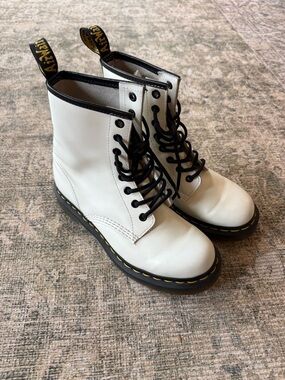 Dr. Martens White Leather Lace-Up Boots 1460 Women's Size 7 Doc Martens Classic